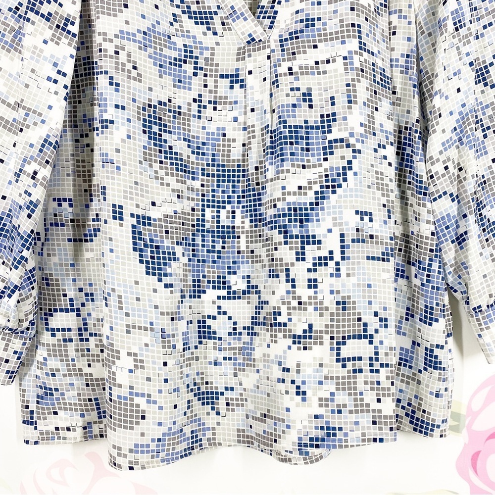 Joie Blue Gray Geometric Square Pixel Print V Neck Blouse M - Picture 5 of 10